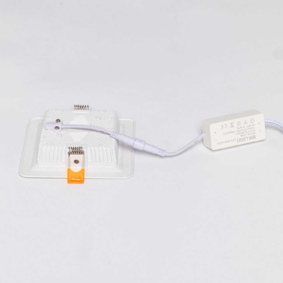 Встраиваемый светильник De Markt Прайм 850013701