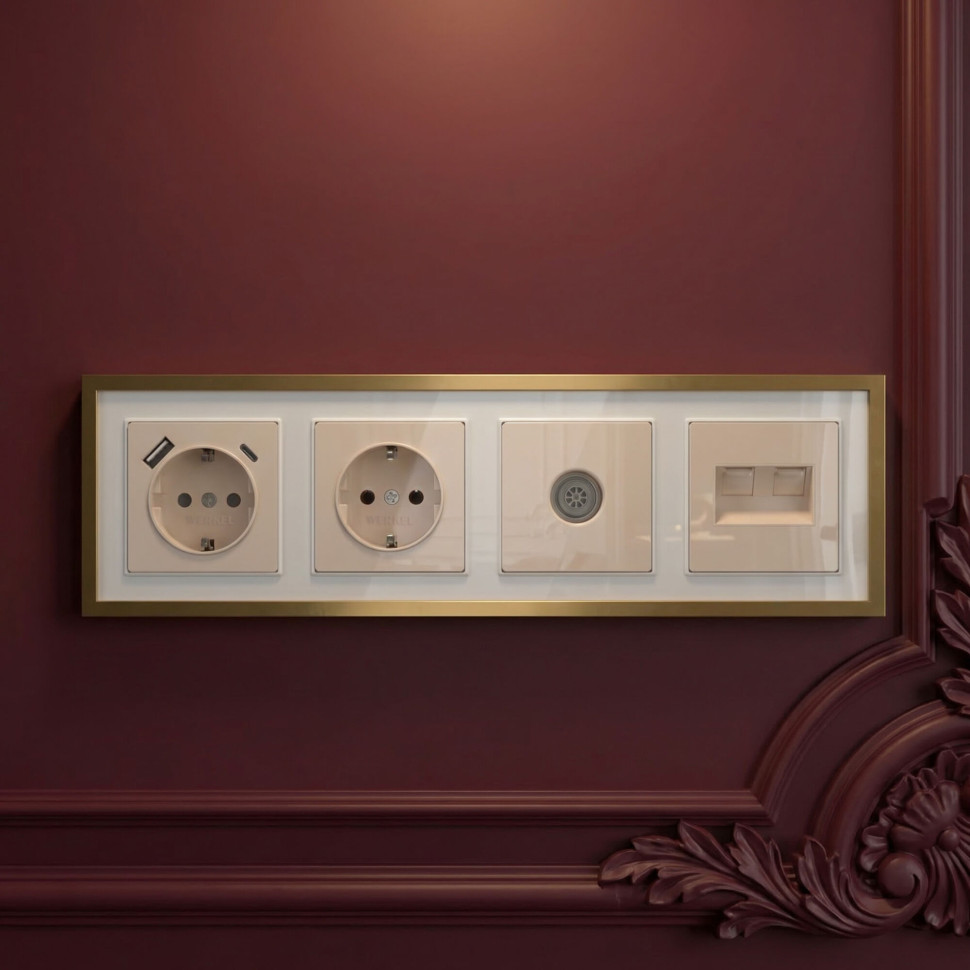 W0042853/ Рамка на 4 поста Baguette (белый/золотистая латунь) W0042853