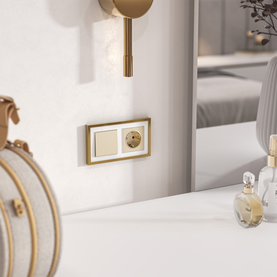 W0022853/ Рамка на 2 поста Baguette (белый/золотистая латунь) W0022853