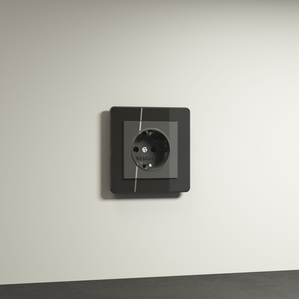 Розетка с заземлением и шторками (графит акрил) W1171144