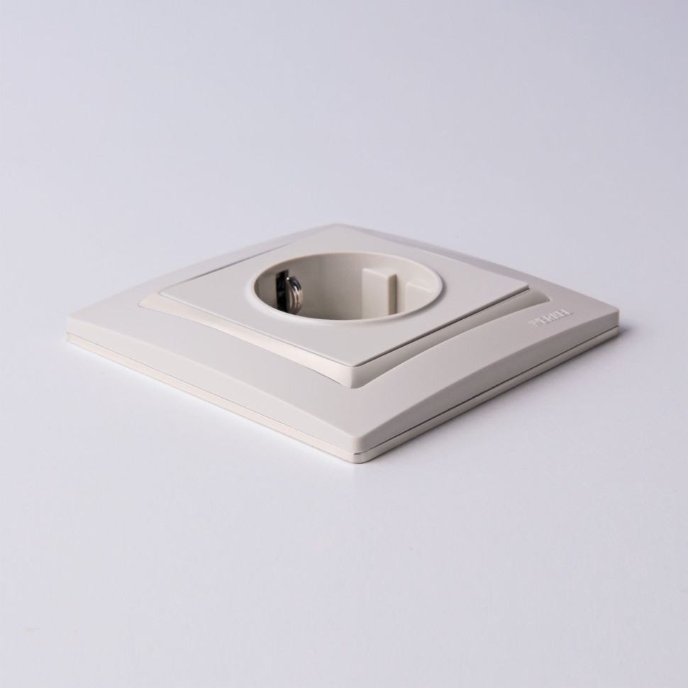 Рамка из поликарбоната на 1 пост Snabb Basic слоновая кость W0012003