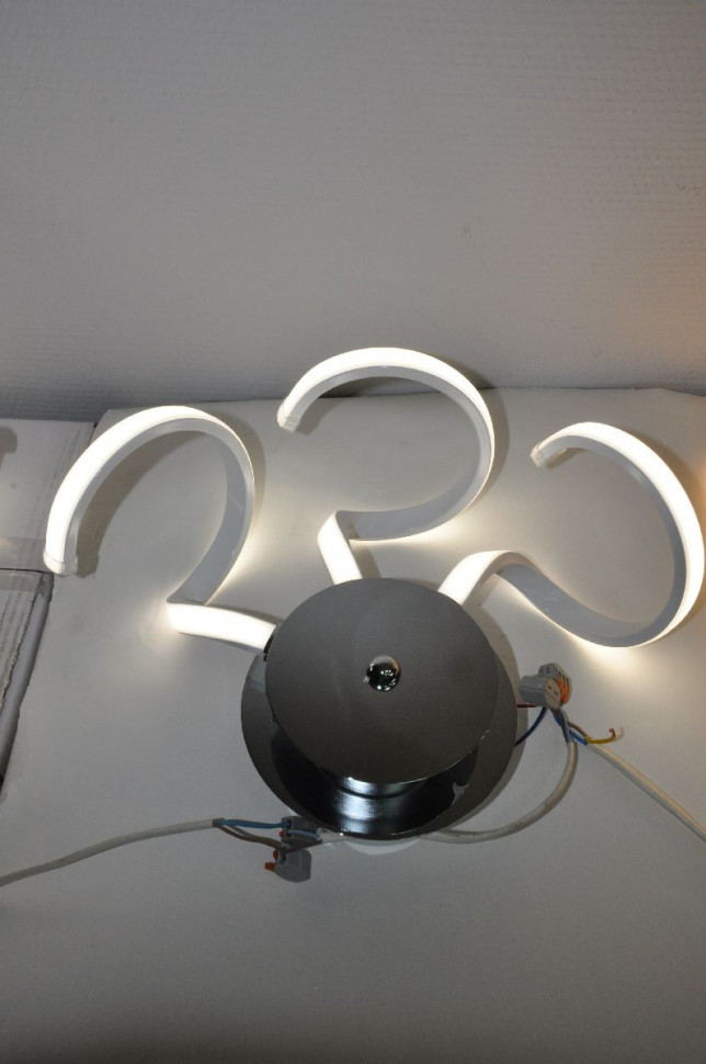 Настенный светильник Elvan BR-136/3-8W-NH-Ch