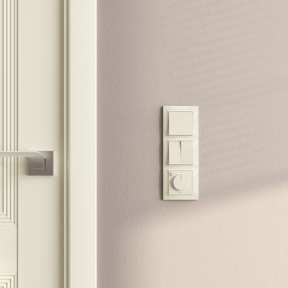 Рамка из поликарбоната на 3 поста Snabb Basic слоновая кость W0032003