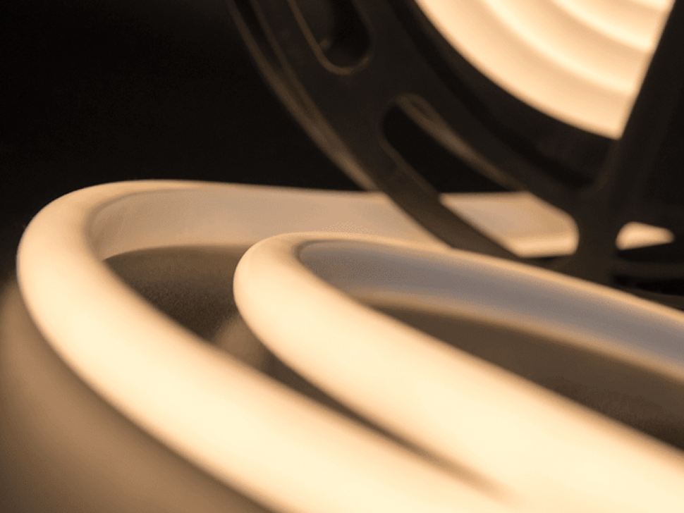  SWG PRO Термостойкая cветодиодная лента SMD 2835, 180 LED/м, 12 Вт/м, 24В , IP68, Цвет: Теплый белый, NE8180-24-12-WW-68