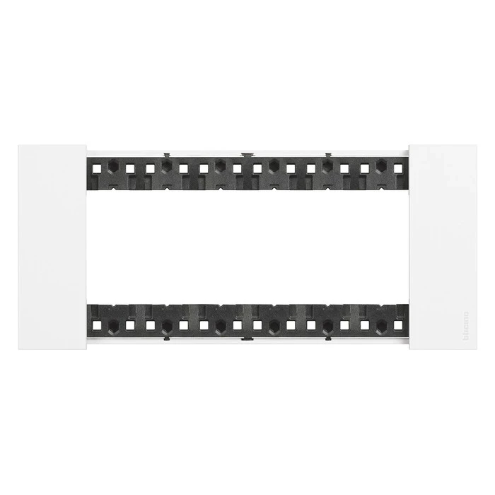 Рамка на 6 модулей с суппортом итальянский стандарт Bticino Living Now белый