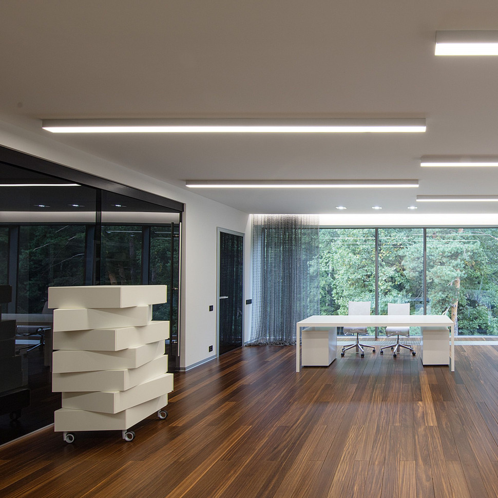 Линейный светодиодный накладной односторонний светильник 103см 20Вт 3000K серебряный 101-100-30-103