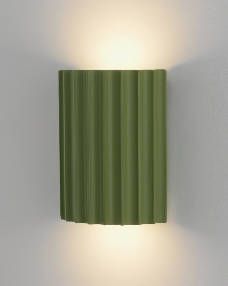 Настенный светильник Moderli Bailey V11222-WL