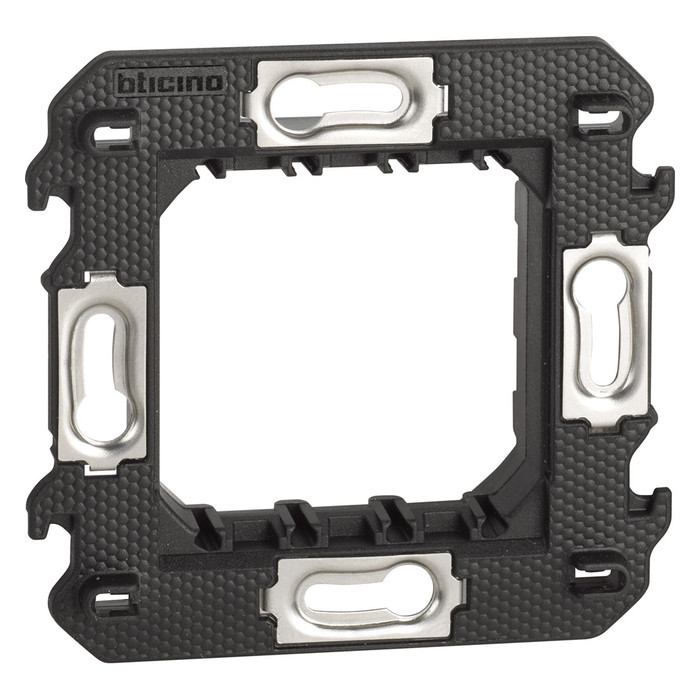 Рамка одинарная (2 мод) с суппортом  Италяньский стандарт Bticino Living Now белый  KA4802KW+K4702