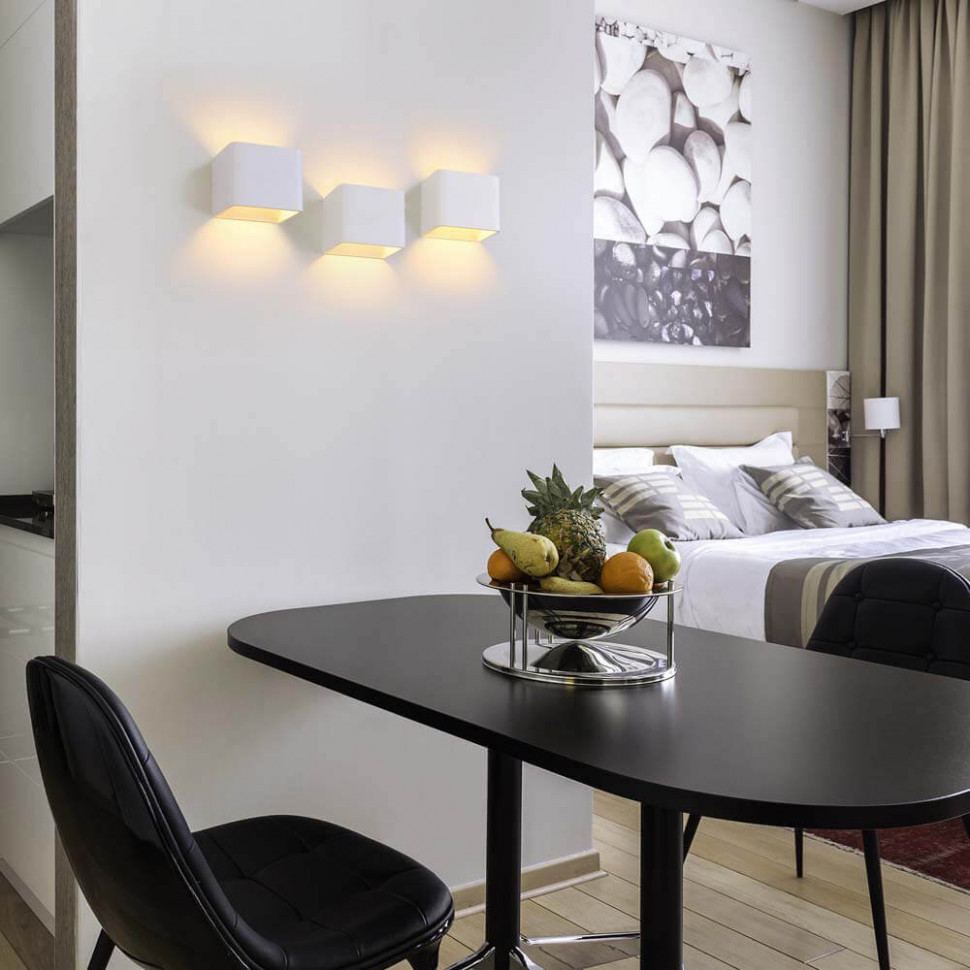 Настенный светодиодный светильник Elektrostandard Corudo MRL LED 1060 белый 4690389121678 a040452