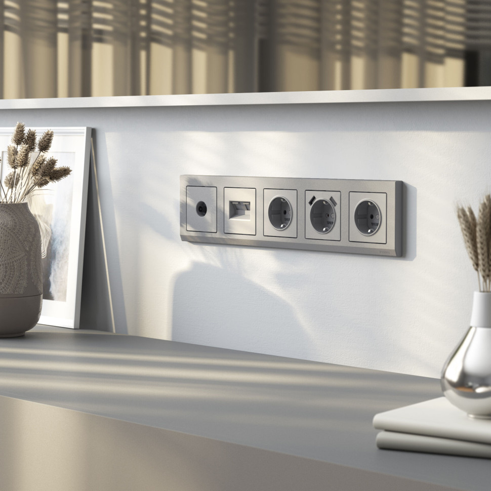 Рамка из поликарбоната на 5 постов Stark серебряный матовый W0051865