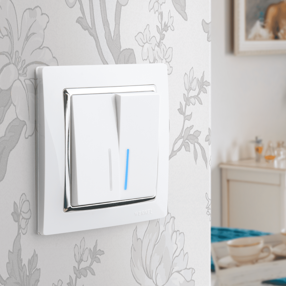 Рамка из поликарбоната на 1 пост Snabb белый/хром W0011901