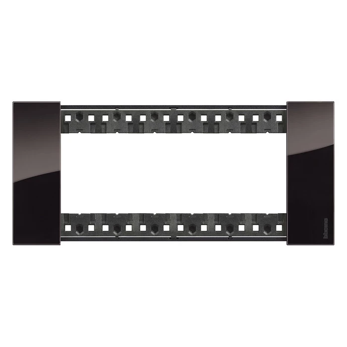 Рамка на 6 модулей с суппортом итальянский стандарт Bticino Living Now ночь 