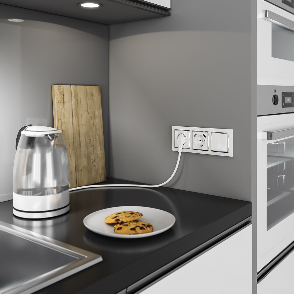 Рамка из поликарбоната на 3 поста Snabb белый/хром W0031901