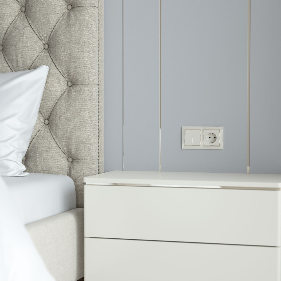 Рамка из поликарбоната на 2 поста Snabb слоновая кость/золото W0021932