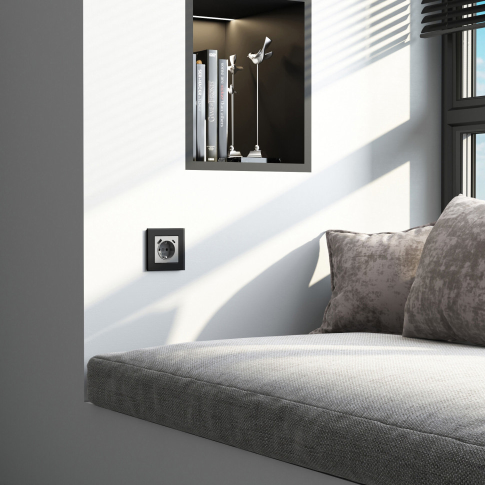 Рамка из стекла на 1 пост Senso черный soft-touch W0013108