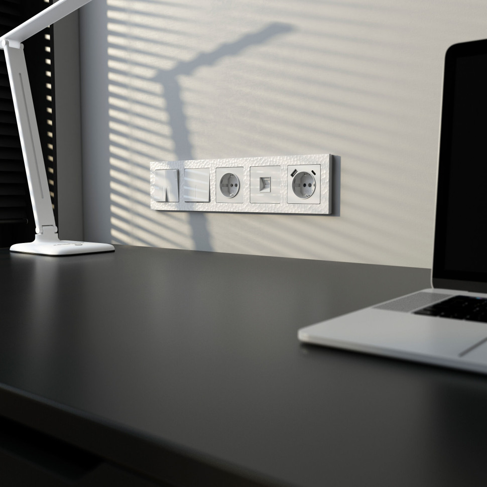 Рамка из поликарбоната на 5 постов Hammer белый W0052401