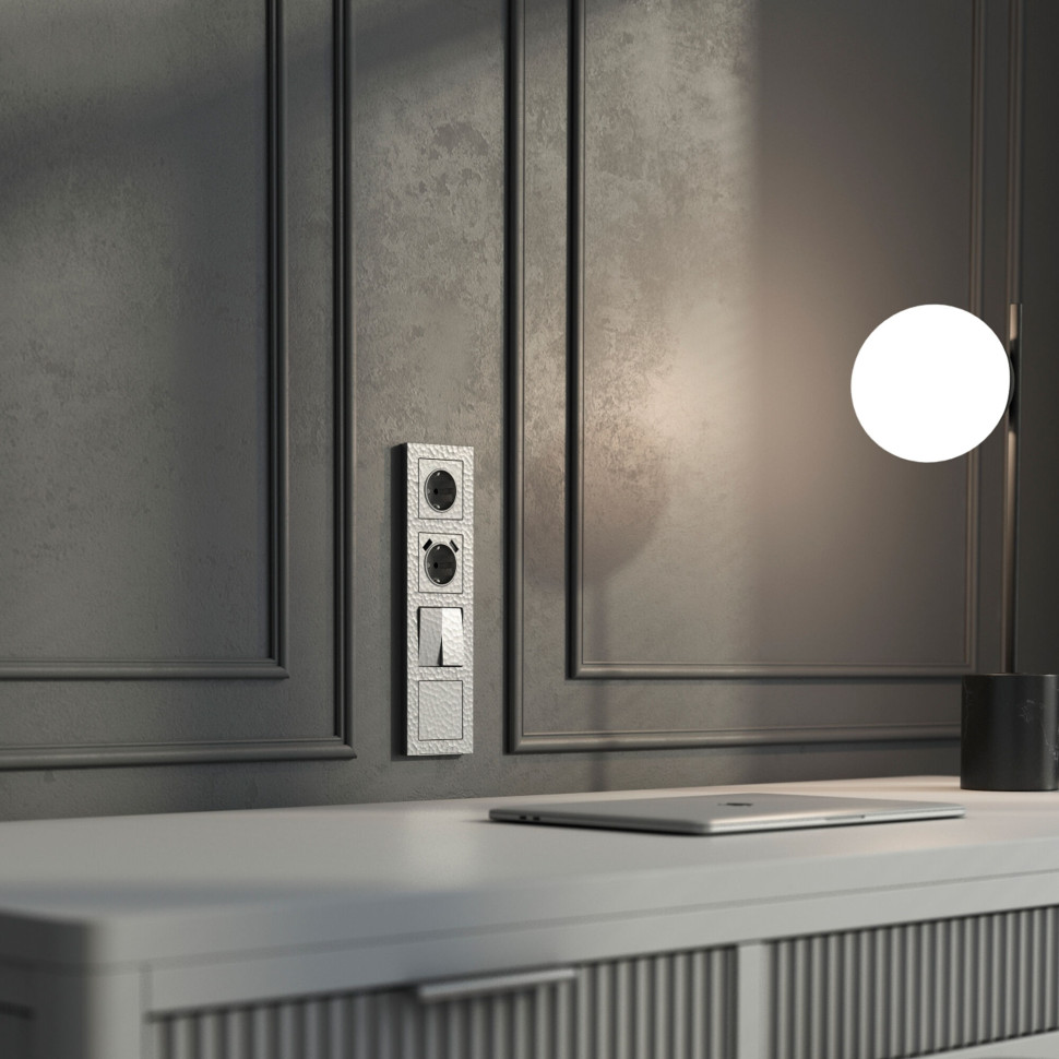 Рамка из поликарбоната на 4 поста Hammer серебряный W0042406