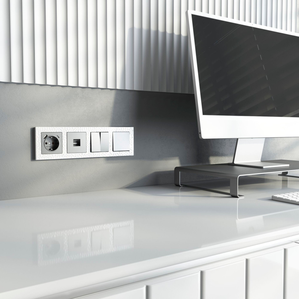 Рамка из поликарбоната на 4 поста Hammer белый W0042401