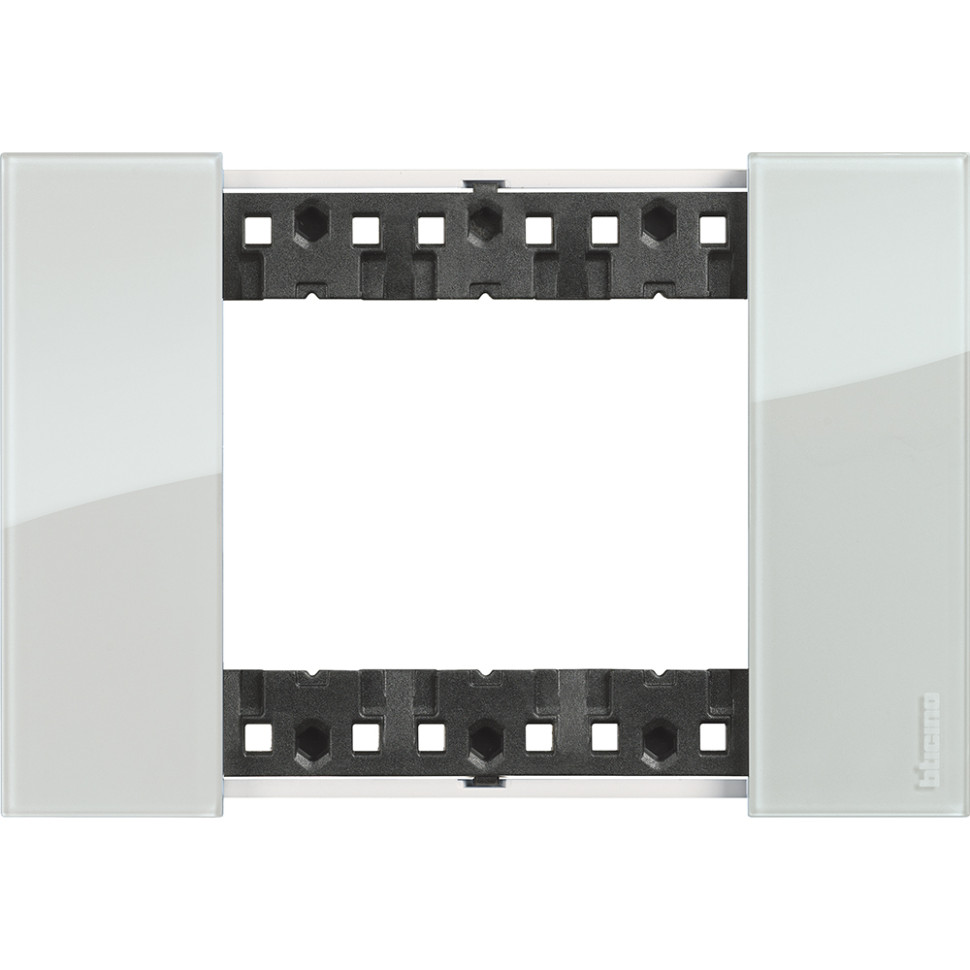 Рамка на 3 модуля с суппортом итальянский стандарт Bticino Living Now небо 