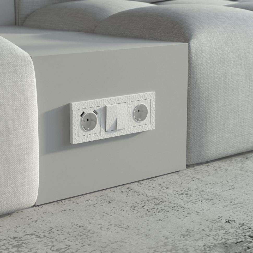 Рамка из поликарбоната на 3 поста Hammer белый W0032401