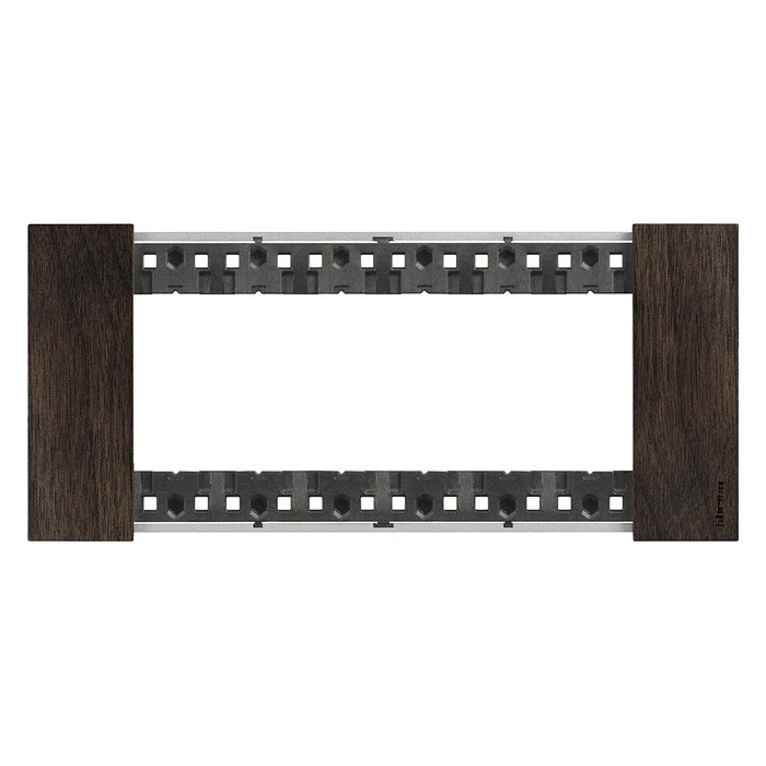 Рамка на 6 модулей с суппортом итальянский стандарт Bticino Living Now орех 