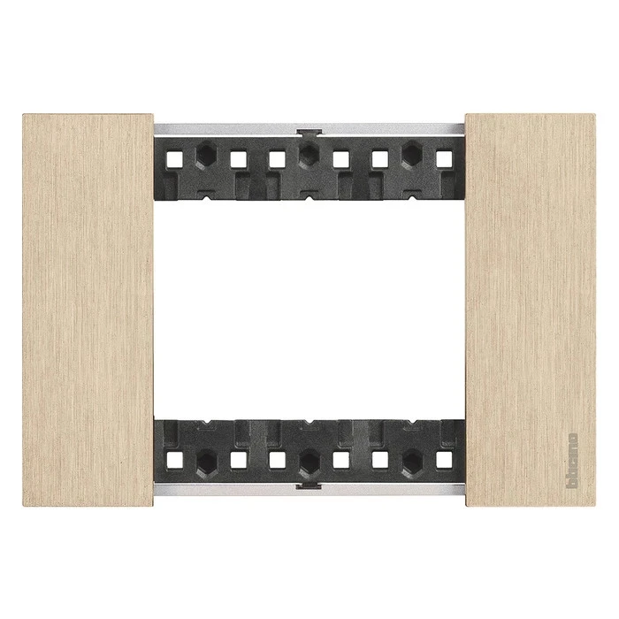 Рамка на 3 модуля с суппортом итальянский стандарт Bticino Living Now золото 