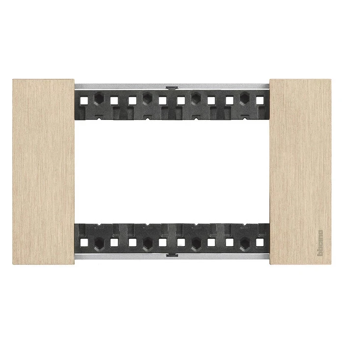 Рамка на 4 модуля с суппортом итальянский стандарт Bticino Living Now золото 