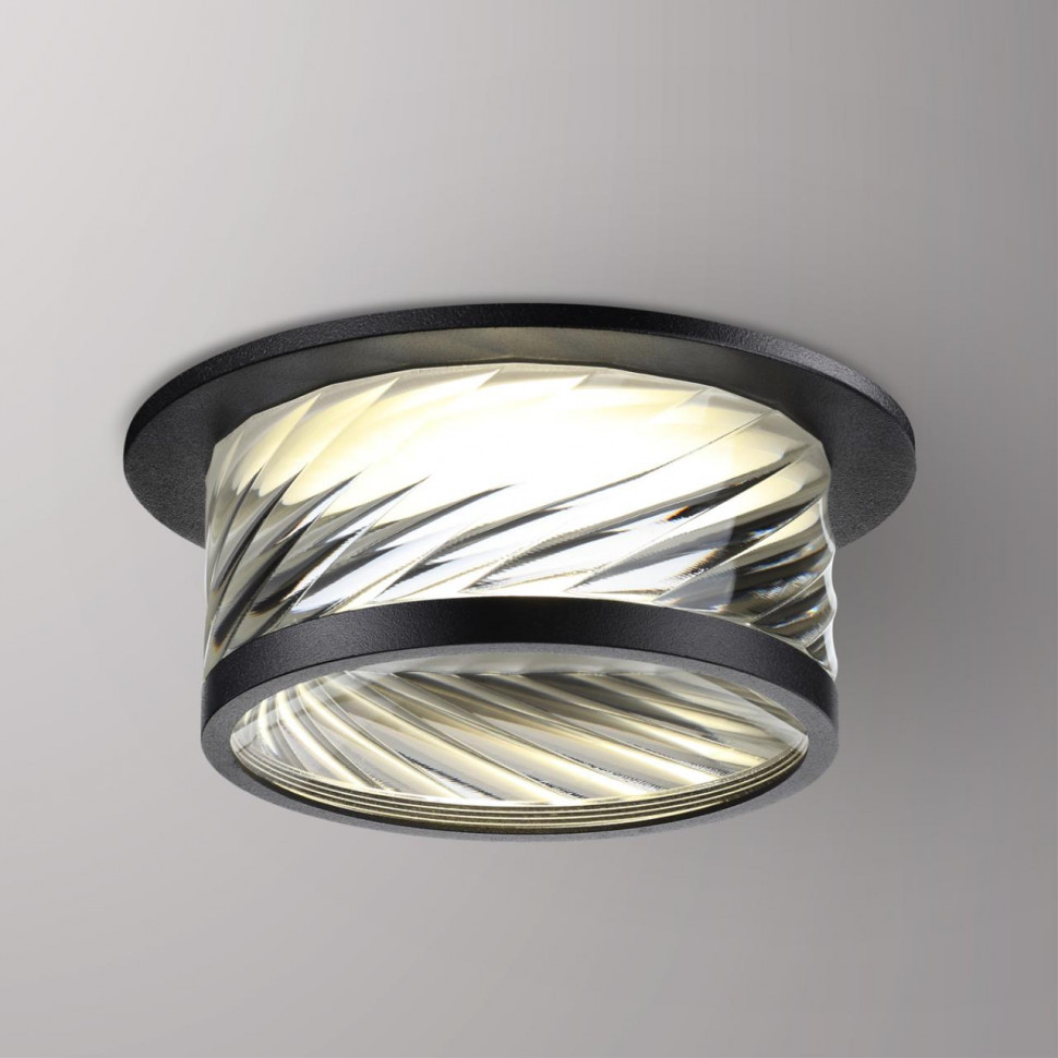 Встраиваемый светильник Novotech Spot 370918