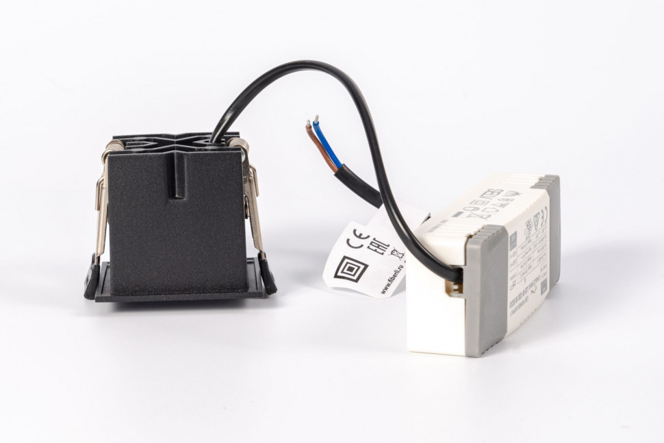 Встраиваемый светодиодный светильник Fiberli XL003-1T(W) 12130304