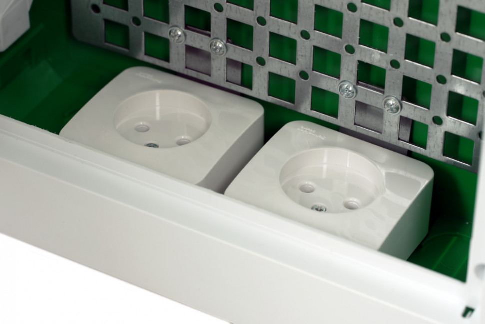 Мультимедийный бокс в нишу 36М белый с прозрачной дверью City9 Systeme Electric EZ9E312S2FIT