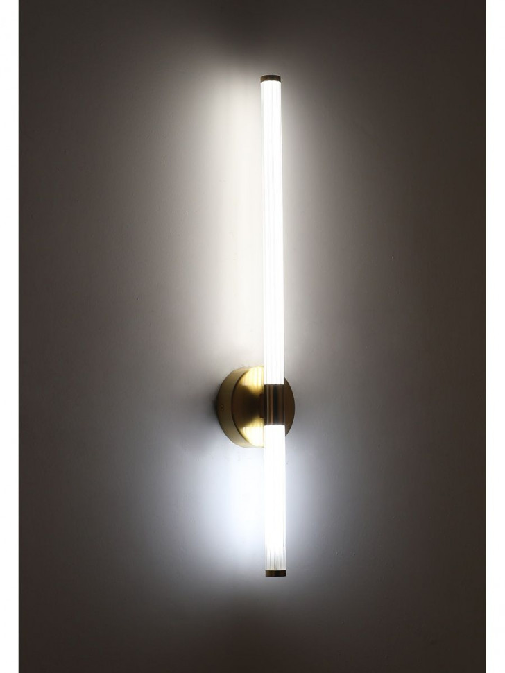 Настенный светильник Zortes Dora ZRS.30514.18