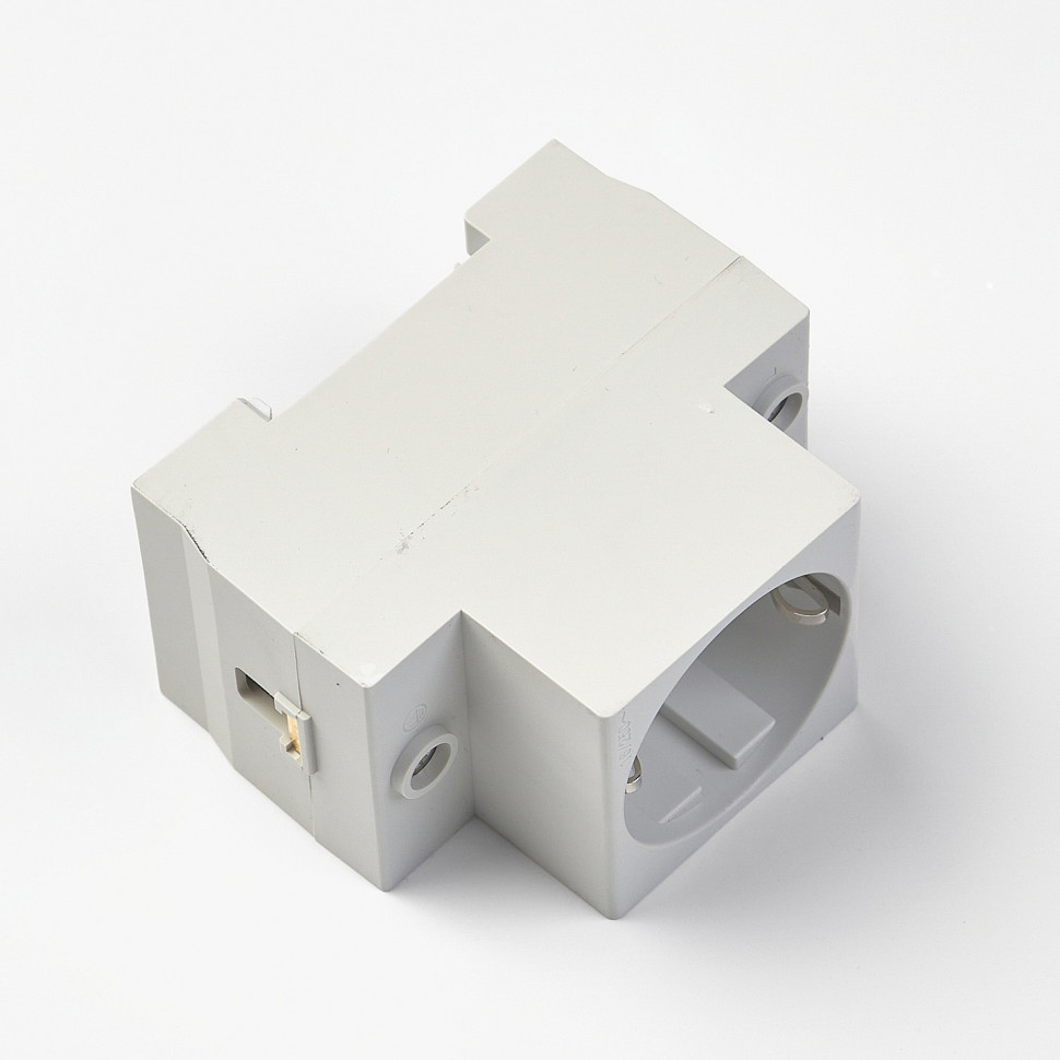 Розетка с заземлением на DIN-рейку CHINT 16А