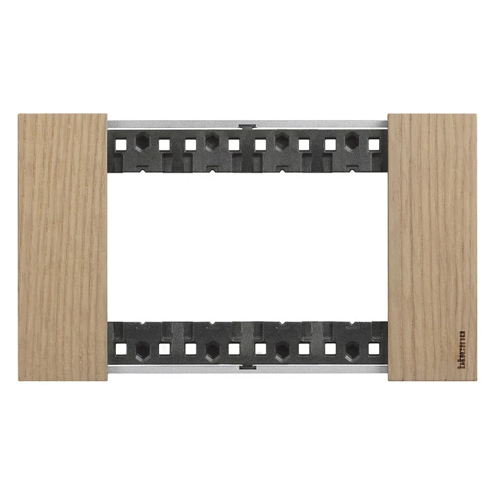 Рамка на 4 модуля с суппортом итальянский стандарт Bticino Living Now дуб 