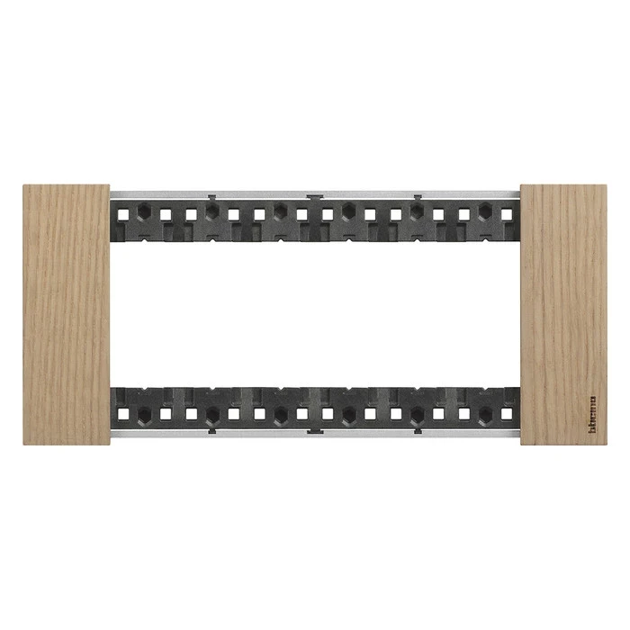 Рамка на 6 модулей с суппортом итальянский стандарт Bticino Living Now дуб 