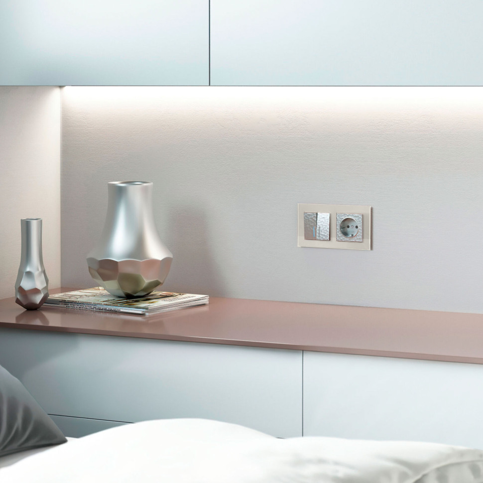 Выключатель двухклавишный с подсветкой (Hammer серебряный) W1220106