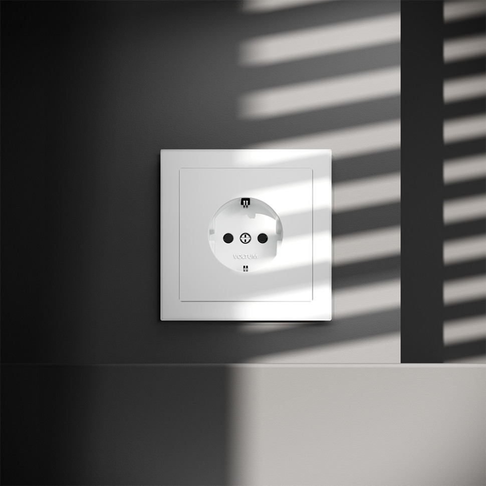 Розетка встраиваемая VOLTUM S70 с заземлением и защитными шторками, 16А, (белый матовый)