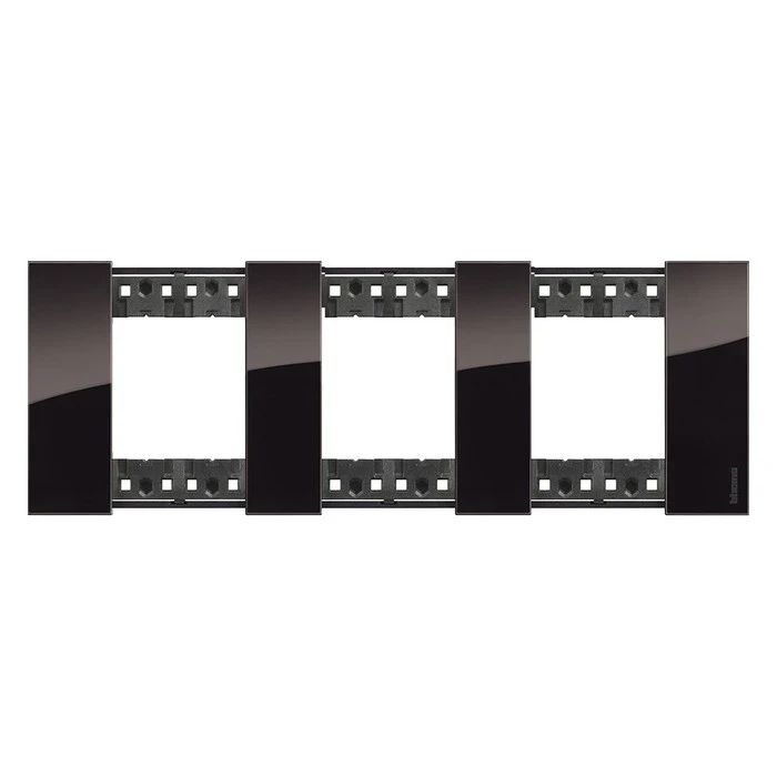 Рамка тройная (2+2+2 мод) без суппорта немецкий стандарт Bticino Living Now ночь