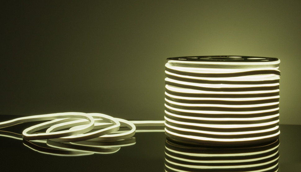 Светодиодный гибкий неон 220 В 9,6 Вт/м 120 Led/м 2835 IP67, односторонний холодный белый 6500К, 50 м Гибкий неон 220V 9,6W 120Led 2835 IP67 односторонний холодный белый, 50 м