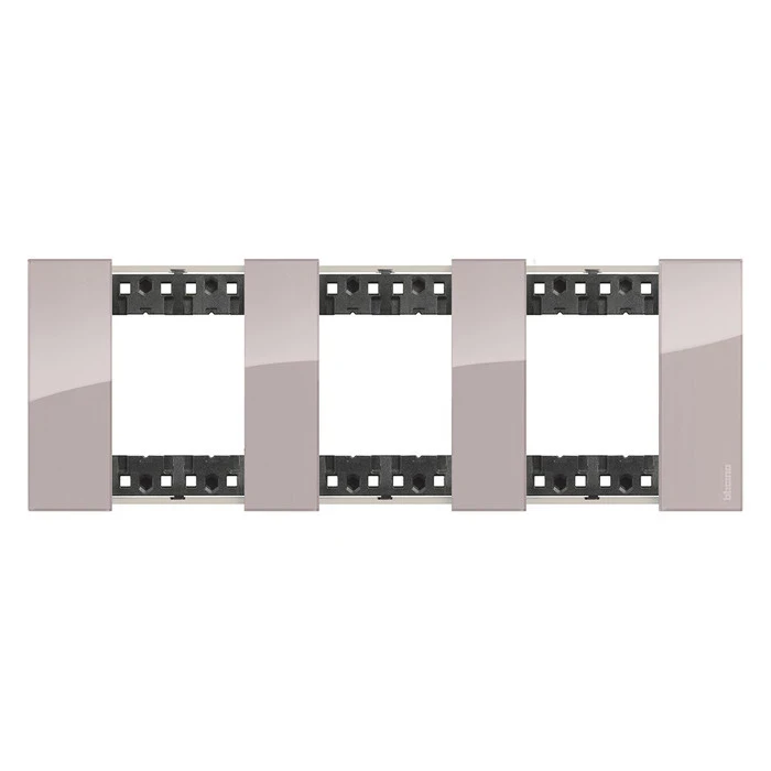 Рамка тройная (2+2+2 мод) без суппорта немецкий стандарт Bticino Living Now аура