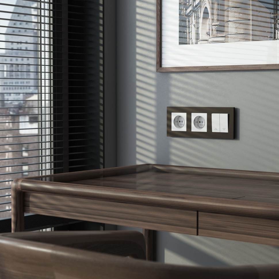 Розетка с заземлением и шторками (белая) W1171101