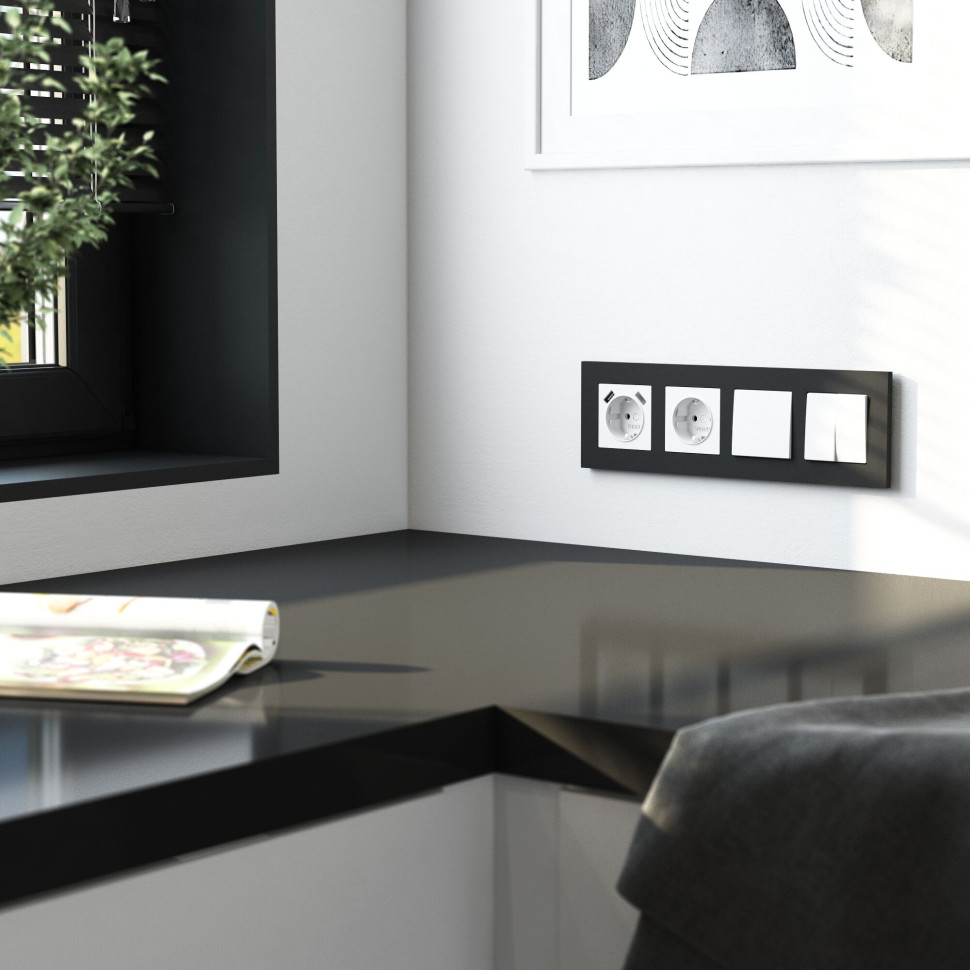 Розетка с заземлением и шторками (белая) W1171101