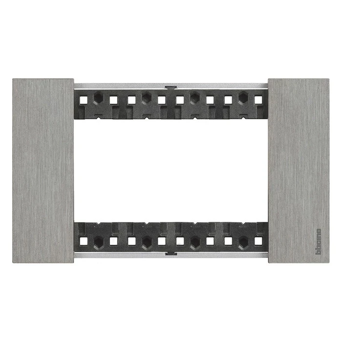 Рамка на 4 модуля с суппортом итальянский стандарт Bticino Living Now сталь