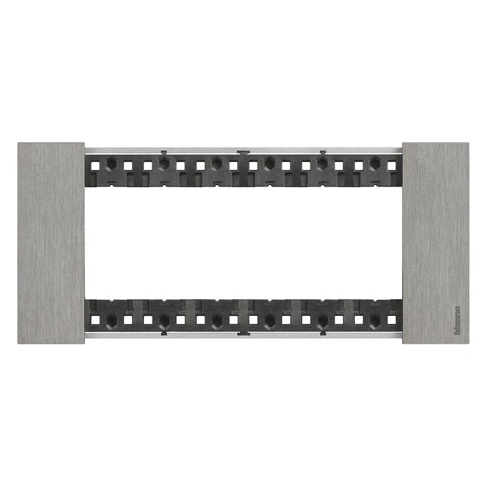 Рамка на 6 модулей с суппортом итальянский стандарт Bticino Living Now сталь 