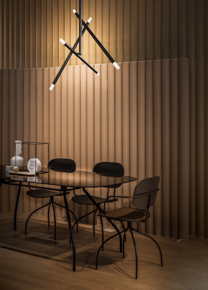 Потолочный светильник Maytoni MOD620CL-06B