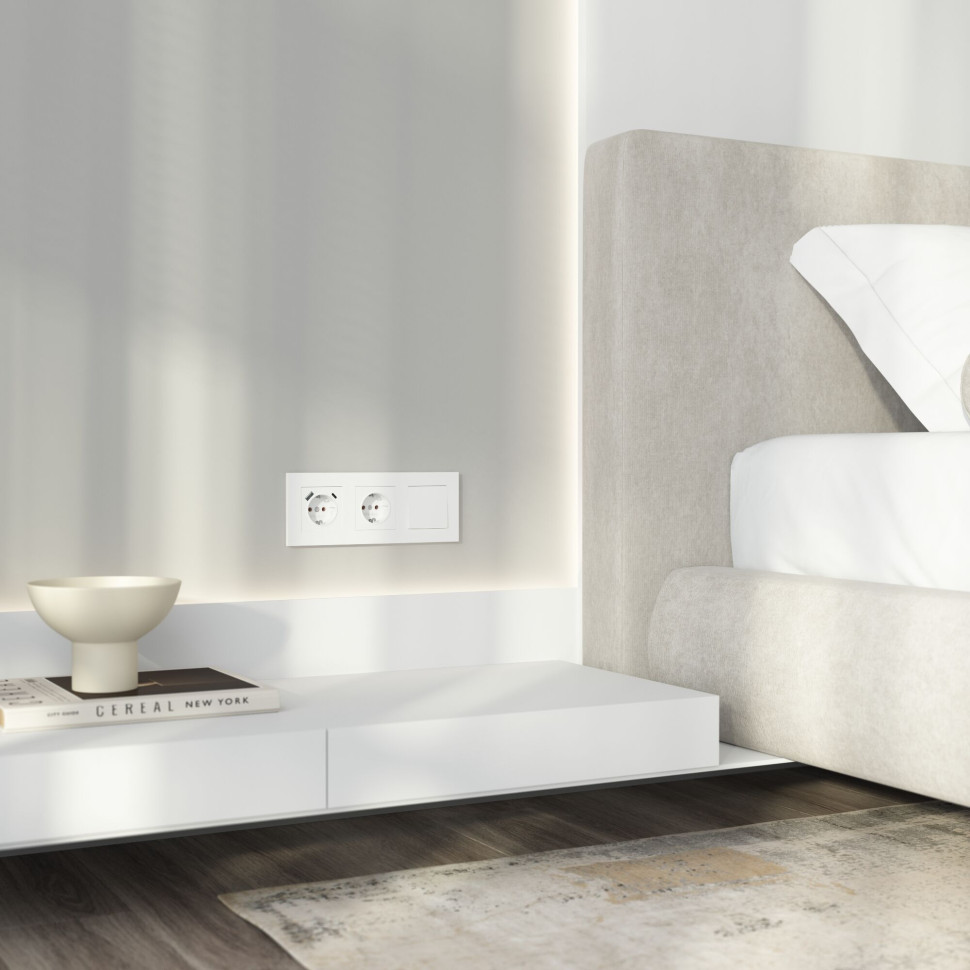 Рамка из поликарбоната на 3 поста Slab белый софт W0032961