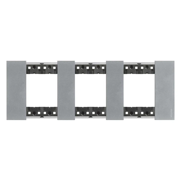 Рамка тройная (2+2+2 мод) без суппорта немецкий стандарт Bticino Living Now луна