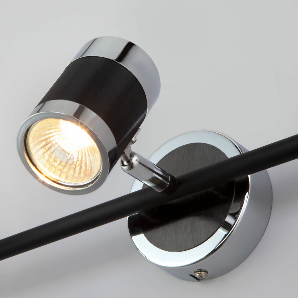 Настенный светильник с поворотными плафонами 20058/3 перламутровый сатин