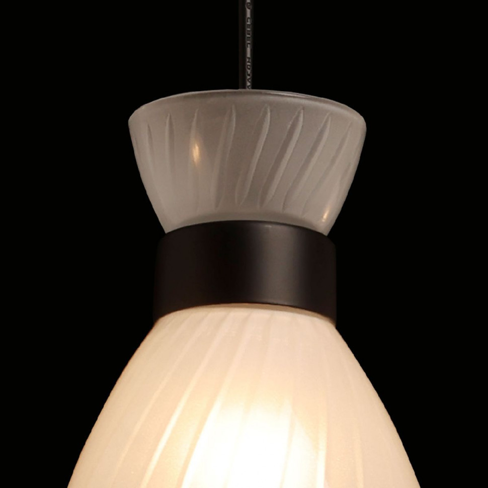 Подвесной светильник De Markt Лоск 107010501