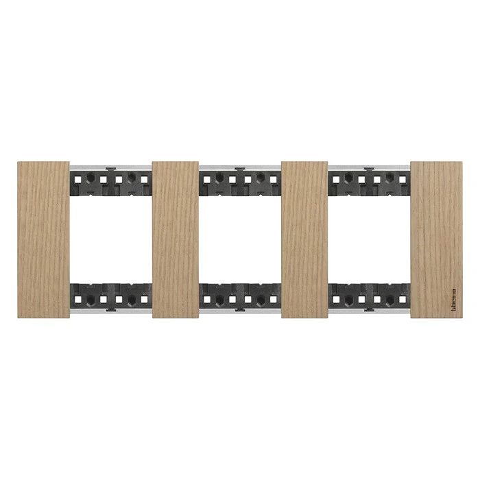 Рамка тройная (2+2+2 мод) без суппорта немецкий стандарт Bticino Living Now дуб
