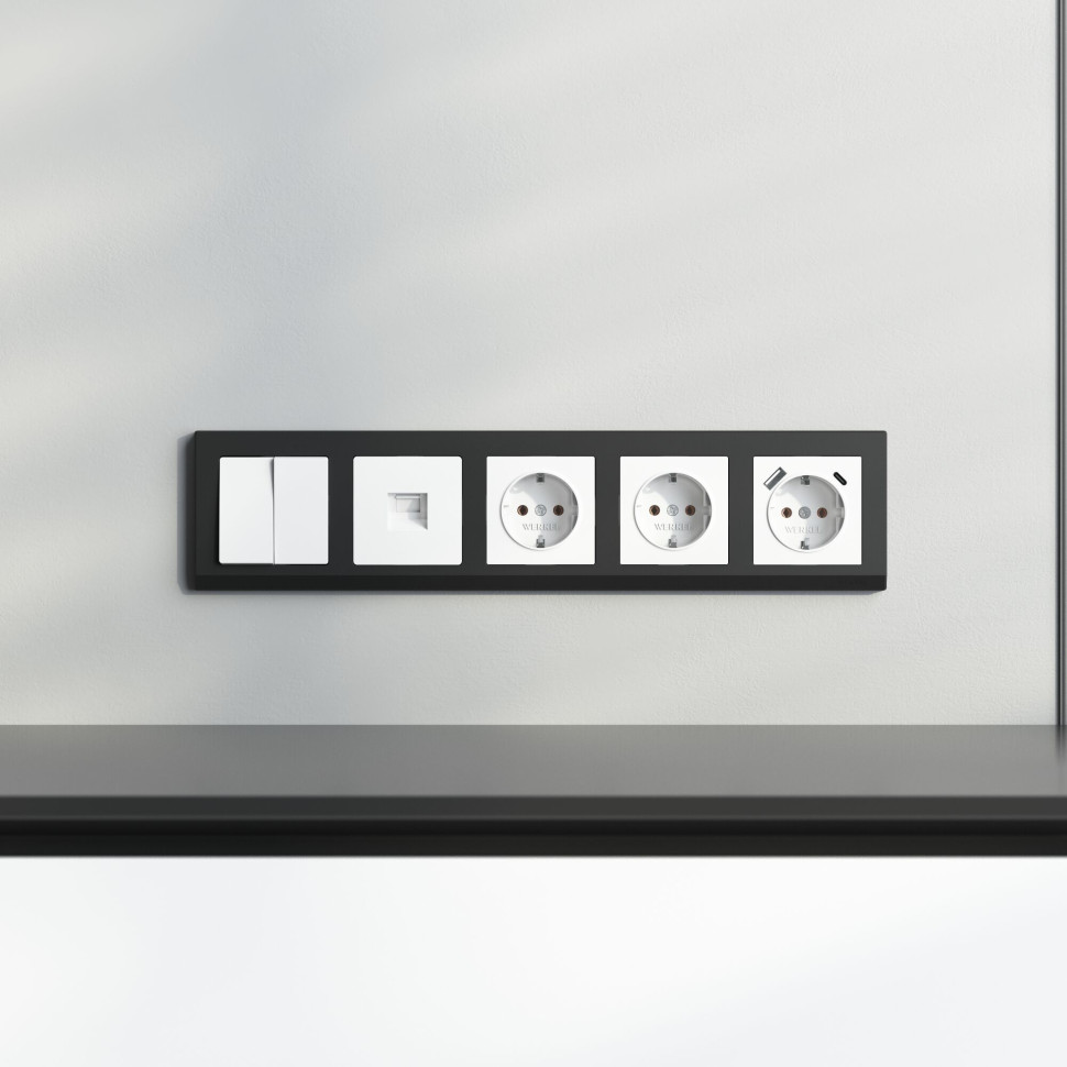 Рамка из поликарбоната на 5 постов Stark черный W0051808